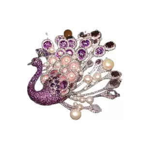 Natural freshwater pearl purple peacock brooch, fashionable, exquisite, light luxury clothing accessory
