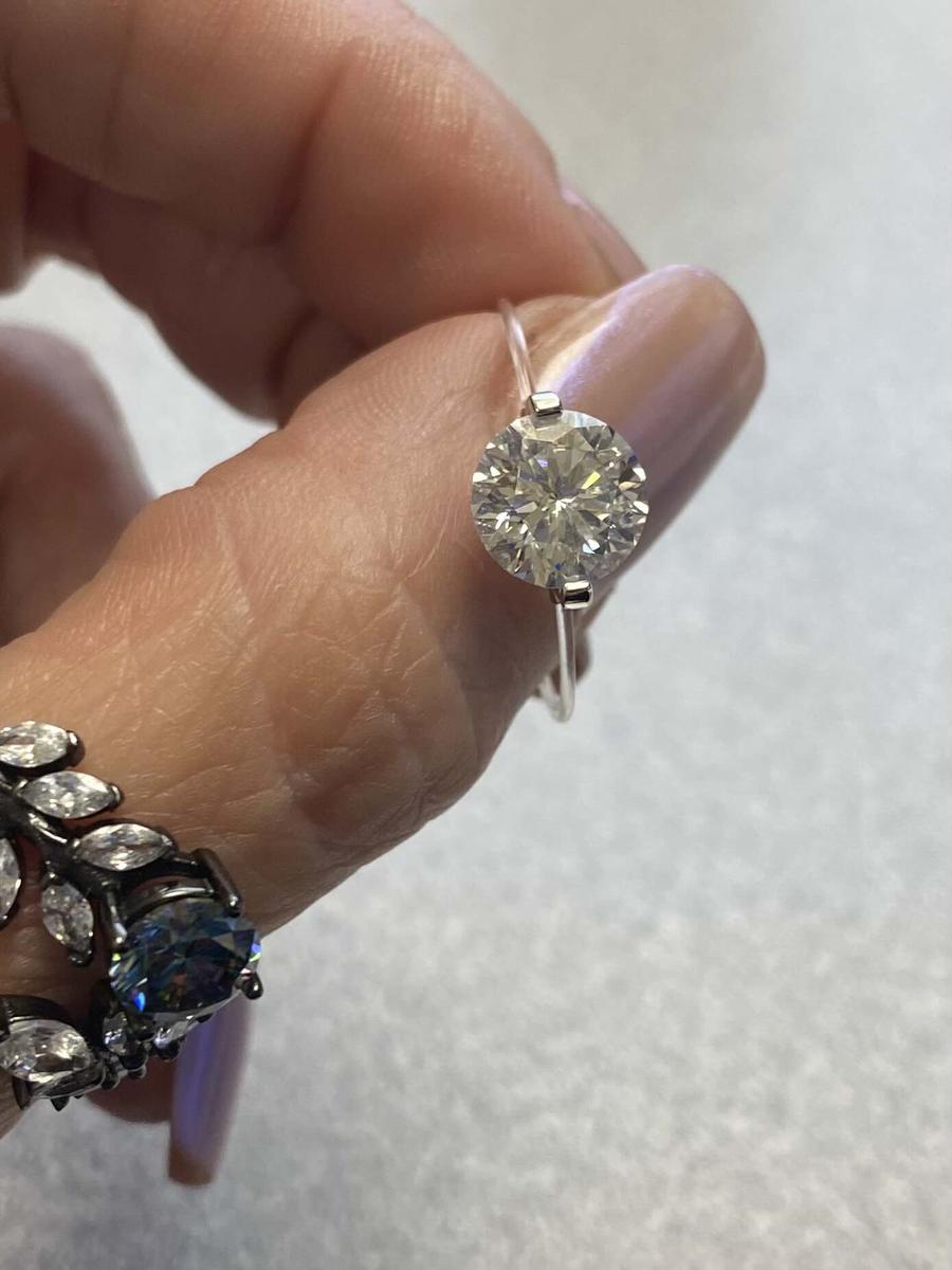 Item: 2Carat(8.0mm), US:8-8.25