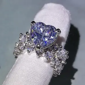 JJ CHIC Two-Piece Heart Ring Set for Women Full-Set Sparkling Stones Engagement Wedding Party Jewelry Elegant Gift Boxed