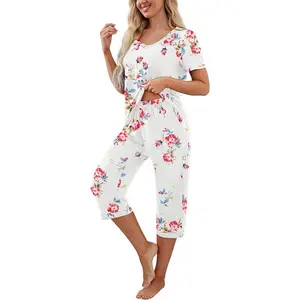 Women's pajama set: short-sleeved shirt and capri pajama set with pockets