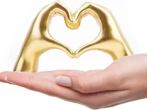 Small Heart Hands Sculpture Decor for Living Room Bedroom Bookshelf Coffe Table and Office Display, Love Finger Statue Modern Aesthetic Home Decor, Unique Gift for Wedding Christmas Birthday (Gold)