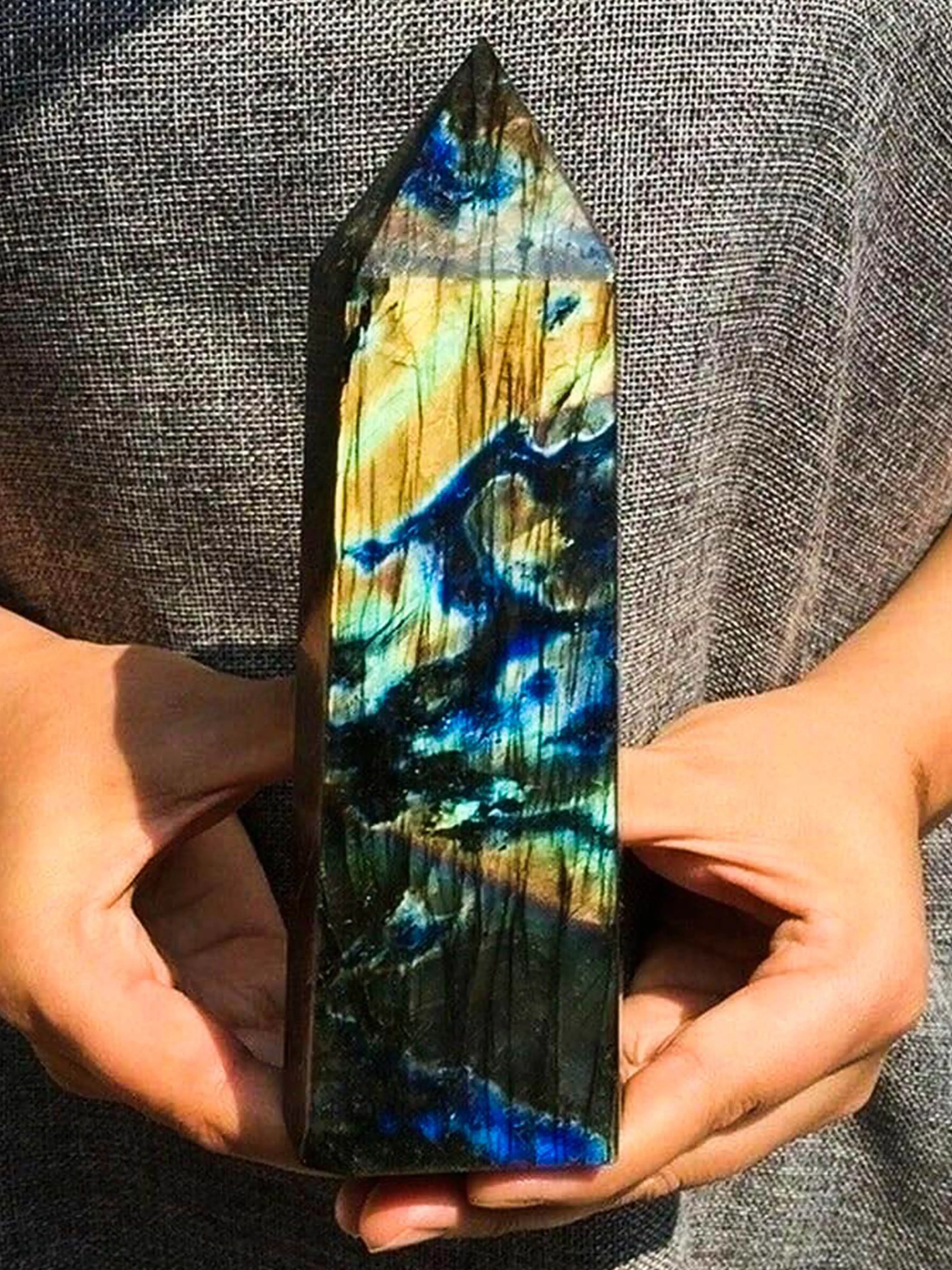 Larch Stone Crystal Tower, Unscented Solid Home Decor Gemstone, Ideal Gift for Parents and Special Occasions, Perfect for Jewelry Making, Ideal Gift Choice, Natural Crystal Tower, Crystal Decorative Ornaments