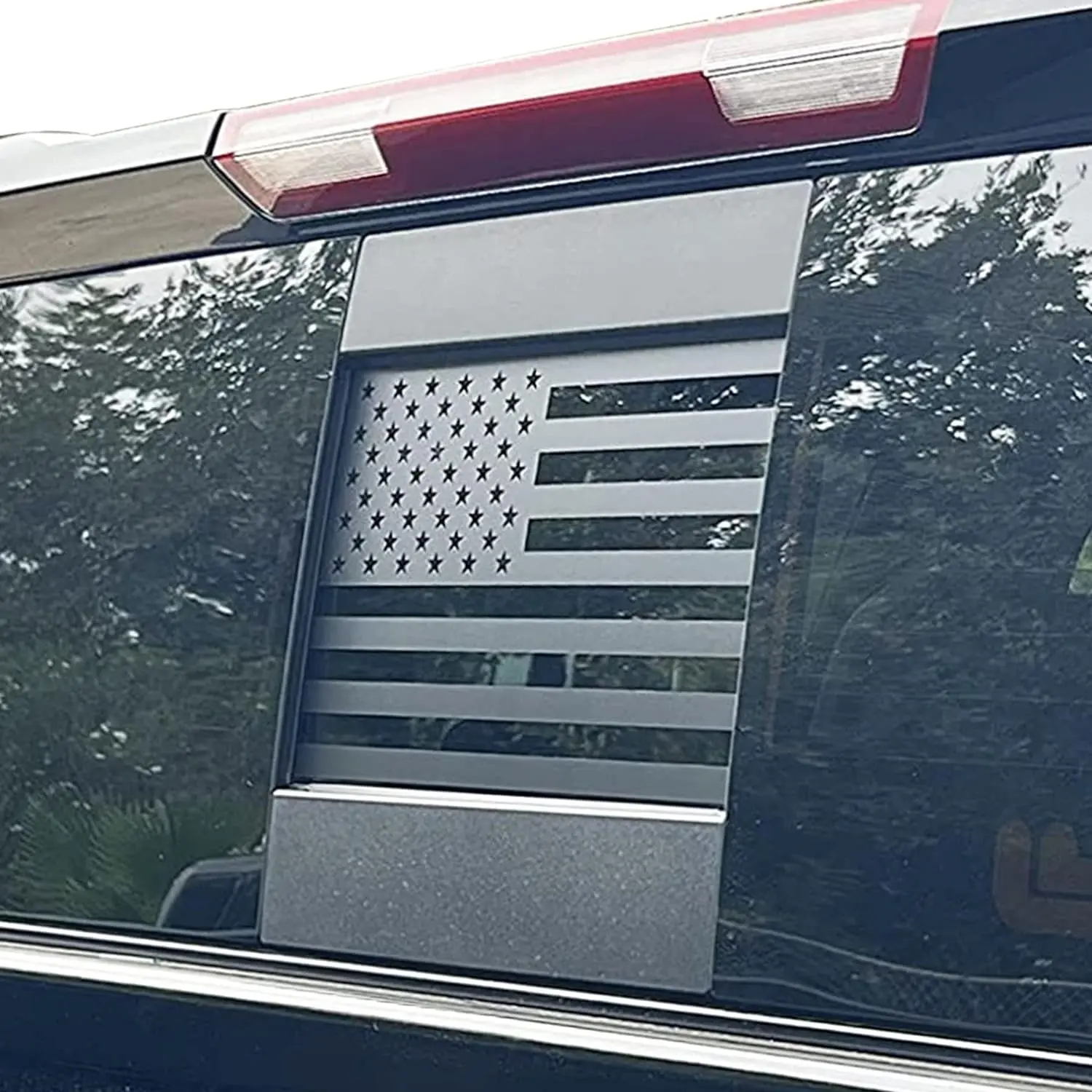 Rear Middle Window American Flag Vinyl Decal, for Chevy Silverado/GMC Sierra 2019-2025 Back Center Sliding Window, Exterior Decoration with Patriot Look Boost, Long Wearing USA Flag Sticker