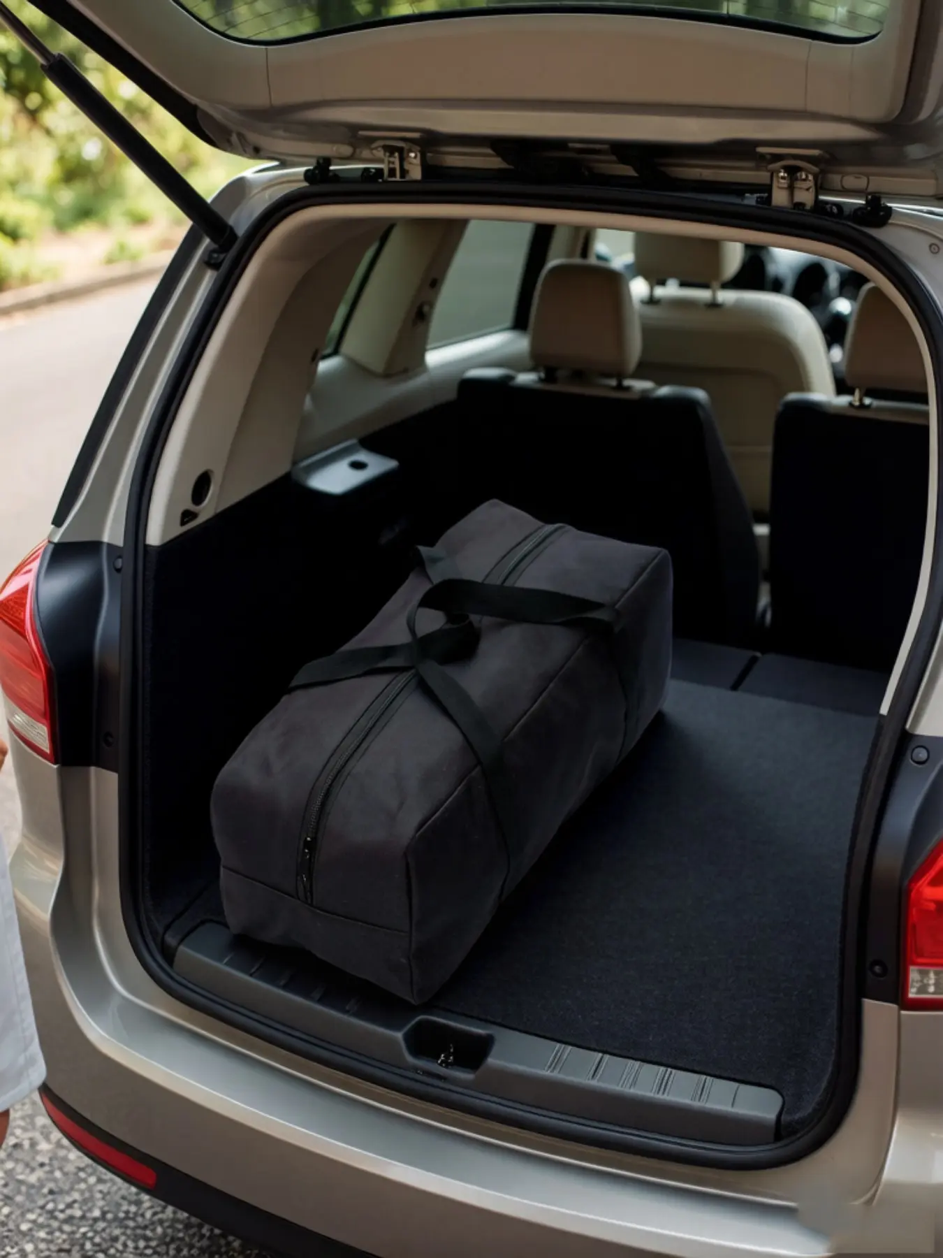 Extra Large Duffle Bag, Foldable Storage Organizer, Camping Chairs, Grill Tools, Tent, Yoga Mat, Fishing Gear, Tool Kits, Shoulder Strap, Road Trip Essentials