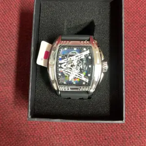 SKMEI Fashion Men's Quartz Watch 3ATM Waterproof 44x48mm Fashion Couple Quartz Watch, Bucket shaped Mechanical Cyberpunk Style Dial and Silicone Strap