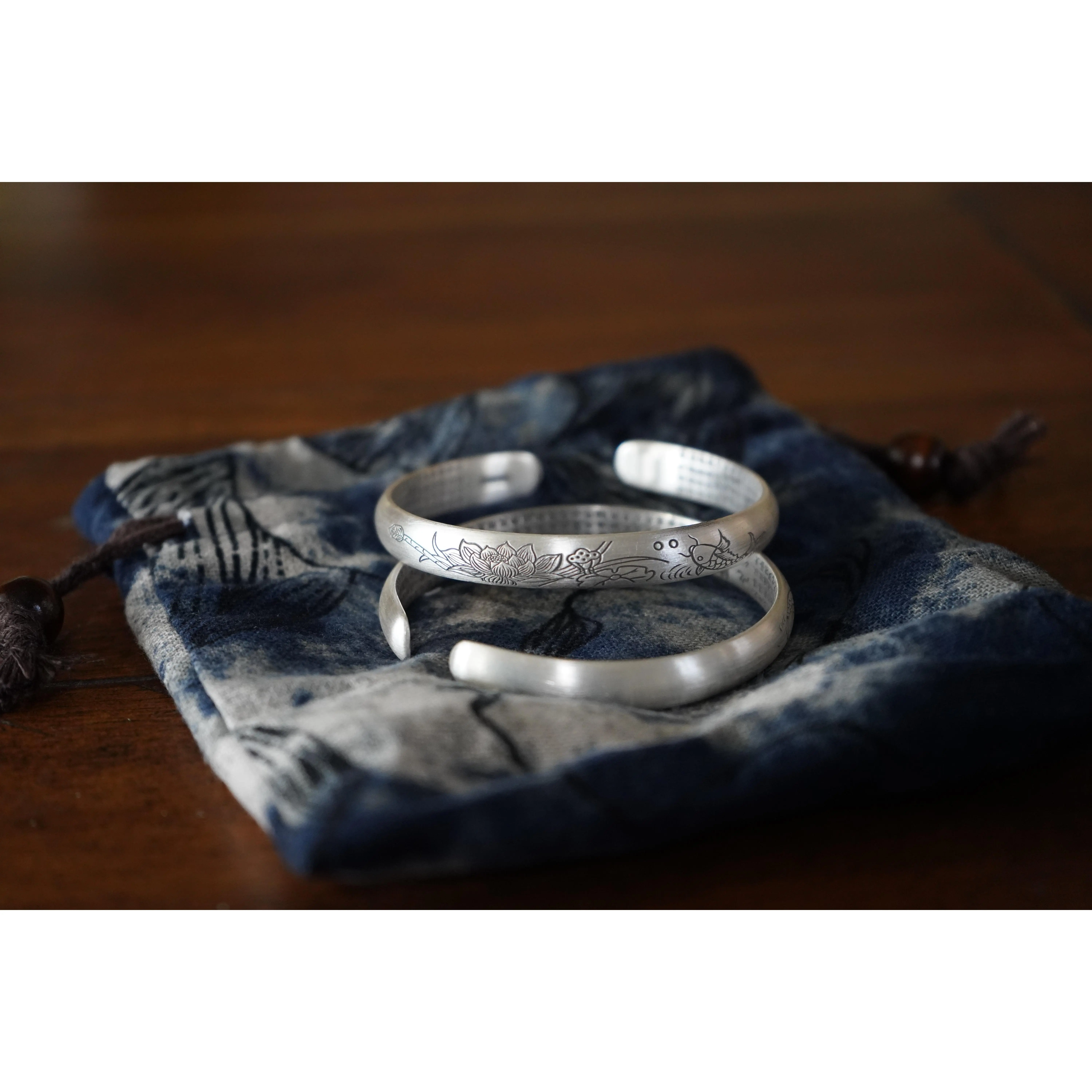 999 Fine Silver Bangle Hand-Carved Lotus and Fish Silver Bangles Bracelet Hmong Silver Bangle Bangles Bracelets for Women Ethnic Tribal Style Miao Silver Heritage Bracelets for Women Silver