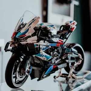 1920PCS Technical 1:5 Scale M 1000RR Motorcycle Building Blocks Construction - Mechanical Set MOC Vehicle Model,Assembly Toy enjoyed by Boys