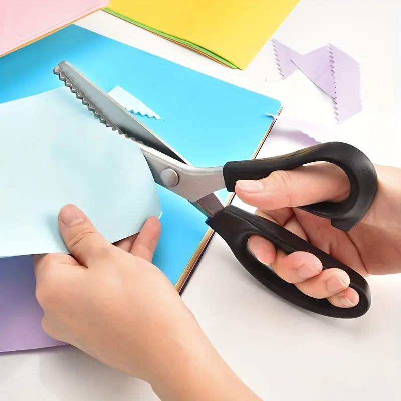 The Beveled Scissors Used for Cutting Fabric - A Pair of Beveled Scissors Is Very Suitable for Handcrafting and Cutting Lace with Serrated Edges, Sewing Tools