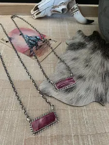 THE C BELONE LITTLE PURPLE SPINY OYSTER BAR NECKLACE