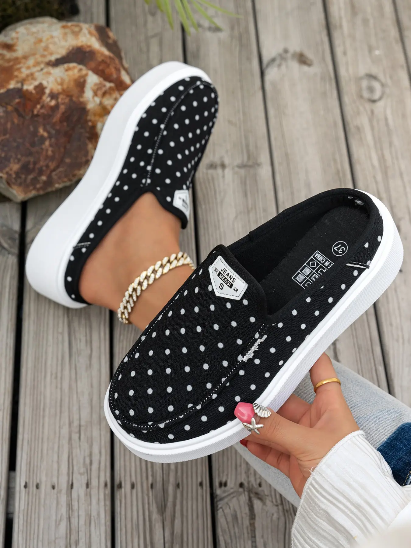 New Arrival Women's Fashion Casual Daily Wear Shoes, Soft Sole, Flat, Trendy and Checkered Design, Vibrant Milk-Colored Options, Perfect for Everyday Wear
