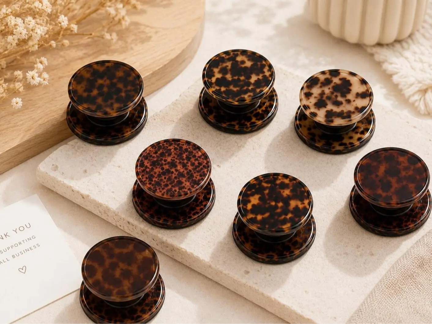 Tortoise Shell Phone Grip Glossy Animal Print Pop Socket Style Phone Holder Neutral Aesthetic Leopard Pattern Phone Stand Trendy Mobile Accessory Gift for Women Girls