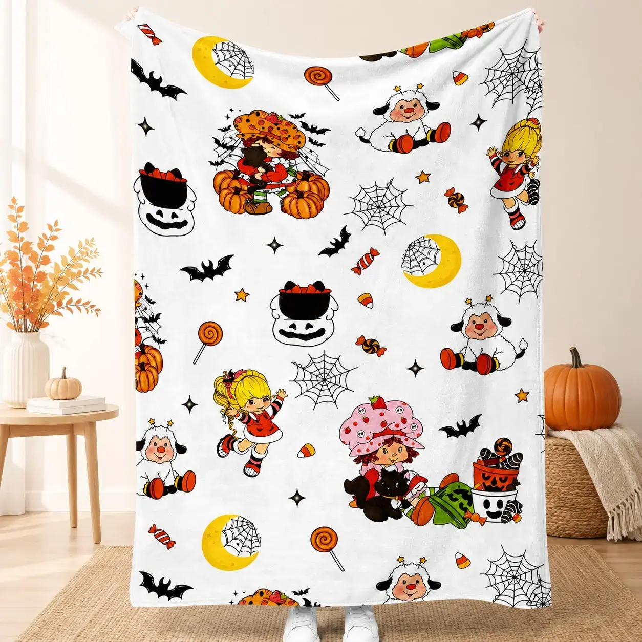 Halloween Flannel Throw Blanket, Strawberry Shortcake Pattern, Soft Cozy Warm Fleece, Home Decor Gift for Couch Sofa Bed, Cute Spooky Fall Plush Bedding Blanket for Bedroom Living Room Decor