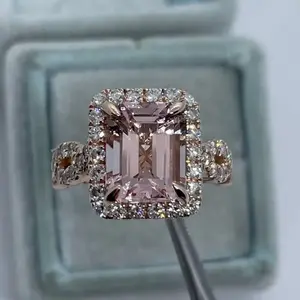 Fashionable alloy inlaid square imitation zircon decorative ring, dazzling men's and women's fashionable wedding rings, engagement rings, parties, birthdays,  girlfriends' high-end jewelry， mantilla veil， shrunken head chain alumni watch belliwelli