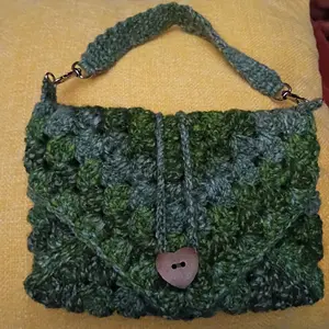 crocheted purse kindle/table case