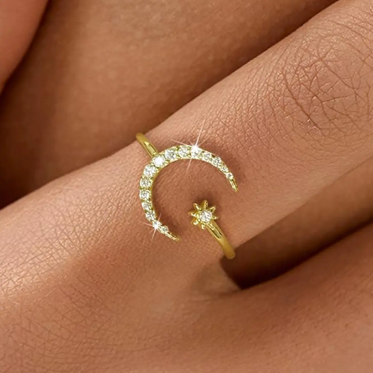 Fashionable and cool women's ring accessories, moon engagement ring with cubic zirconia, perfect for women's engagement ring jewelry