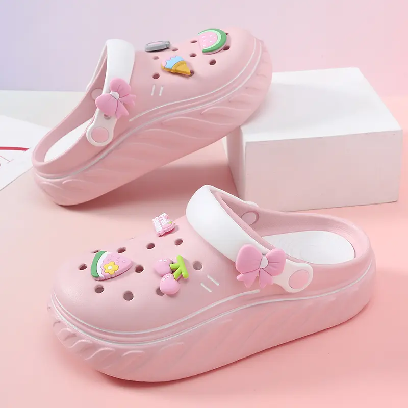 comfortable all-season footwear,women summer clogs