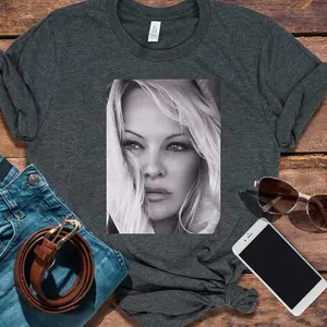 Pamela Anderson (4) T-Shirt
