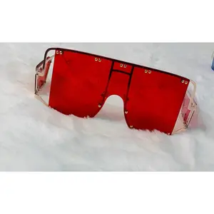 Red Rimless Frame