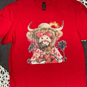 Fun in the Sun Highland Cow T-Shirt - Strawberry Highland - Summer - Red Design - Womenswear Top - Summer Style - Tshirt, Check, Comfort, Streetwear