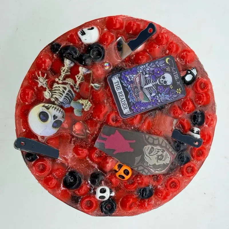 The Wiley Merchant House of Horrors 6 Oz Reusable Red Snack Picky Pad (30-35x), Includes Pin Backings for Attaching to Favorite Bags or Purses Crispy