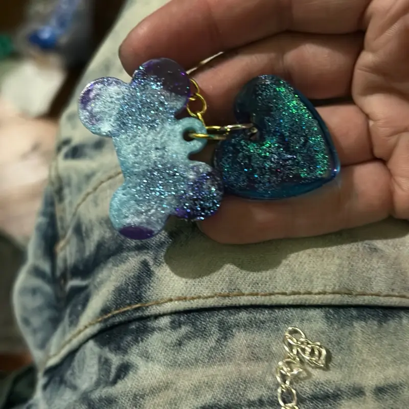 Custom Resin Pet Keychain & Collar Charms - Customizable Heart Design for Dogs & Cats, Detachable Accessory with Chain