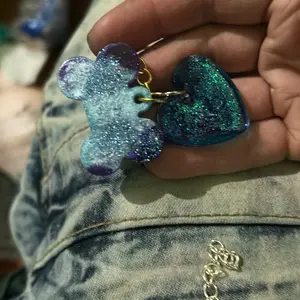 Custom Resin Pet Keychain & Collar Charms - Customizable Heart Design for Dogs & Cats, Detachable Accessory with Chain