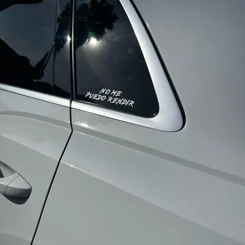No Me Puedo Rendir Decal - Personalized Decorative Sticker