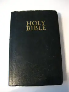 USED-The Holy Bible NKJV: Containing the Old and New Testaments by Anonymous (Leather Bound)