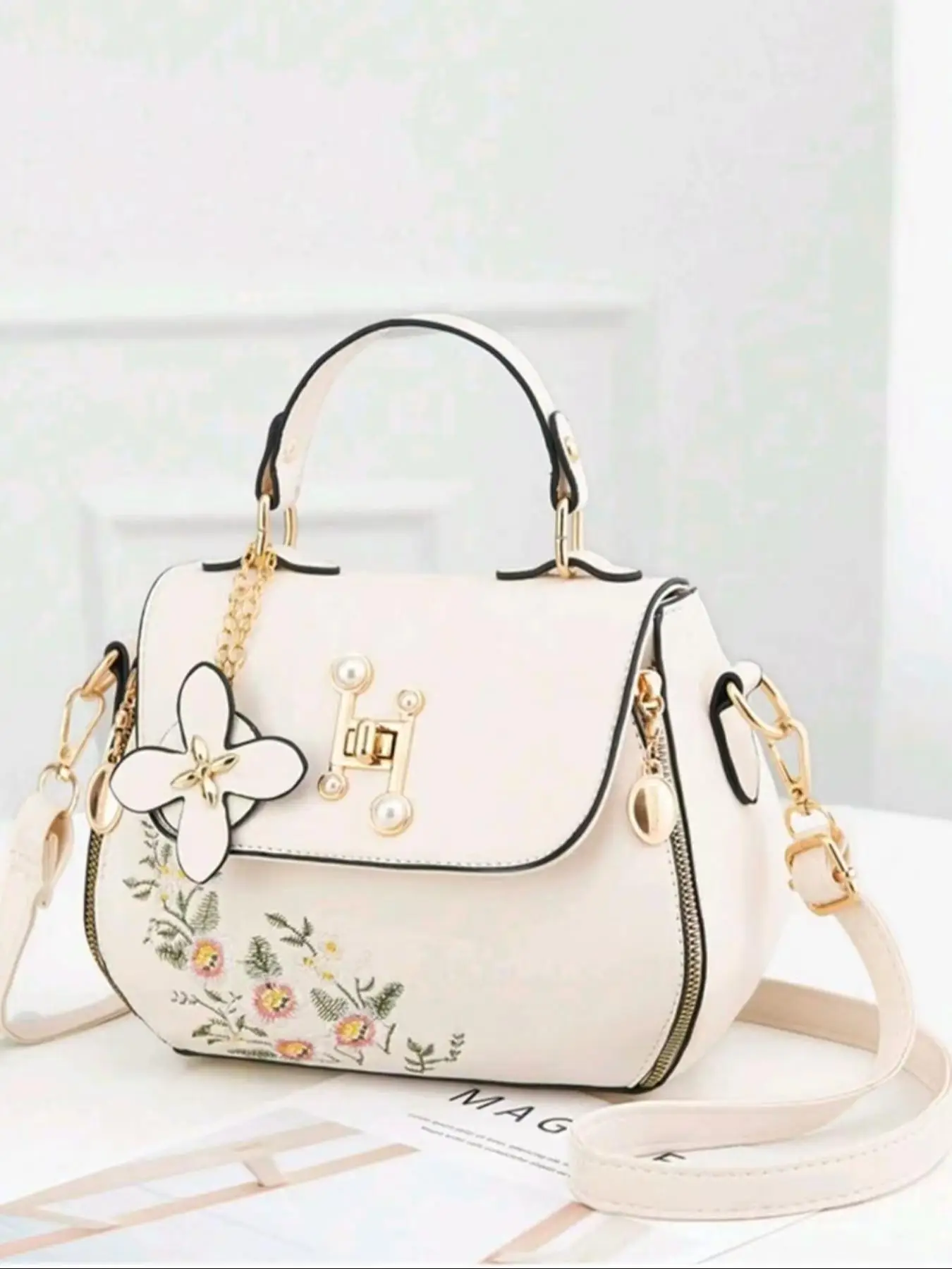 Women's Fashionable Butterfly Design Handbag, Elegant Floral Pattern Embroidering Design Crossbody Bag for Daily Used, Casual Trendy Versatile High-qu