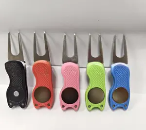 Golf Metal Divot Repair Fork Ball Marker Golf Pitchfork Foldable Divot Tool Plastic Golf Spike
