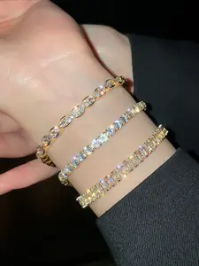 A geometric pattern fashion bracelet, simple and fashionable Japanese and Korean style, suitable for daily life and parties, Exquisite Trendy Bracelet
