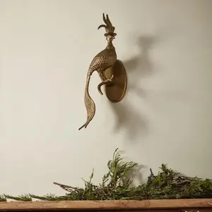 1pc Whimsical Golden Bird Head Wall Sculpture  3D Resin Art Decor with Intricate Feather Design, Elegant Wall Mount Ornament for Living Room, Bedroom, Kitchen, or Bathroom, Home Wall Decor | Decorative Sculpture | Resin Construction