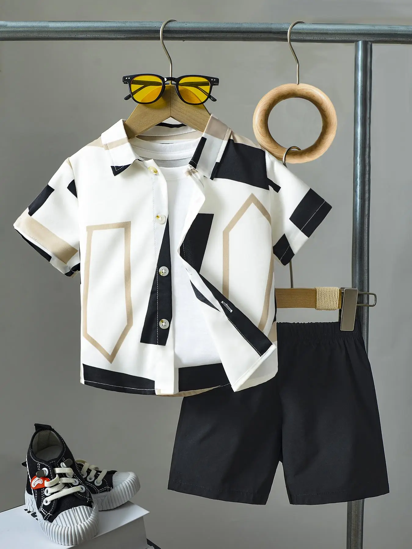 Two-Piece Set Boy's All Over Print Button Front Shirt & Plain Elastic Waist Shorts Set, Casual Short Sleeve Collared Top & Shorts, Kids Summer Clothes