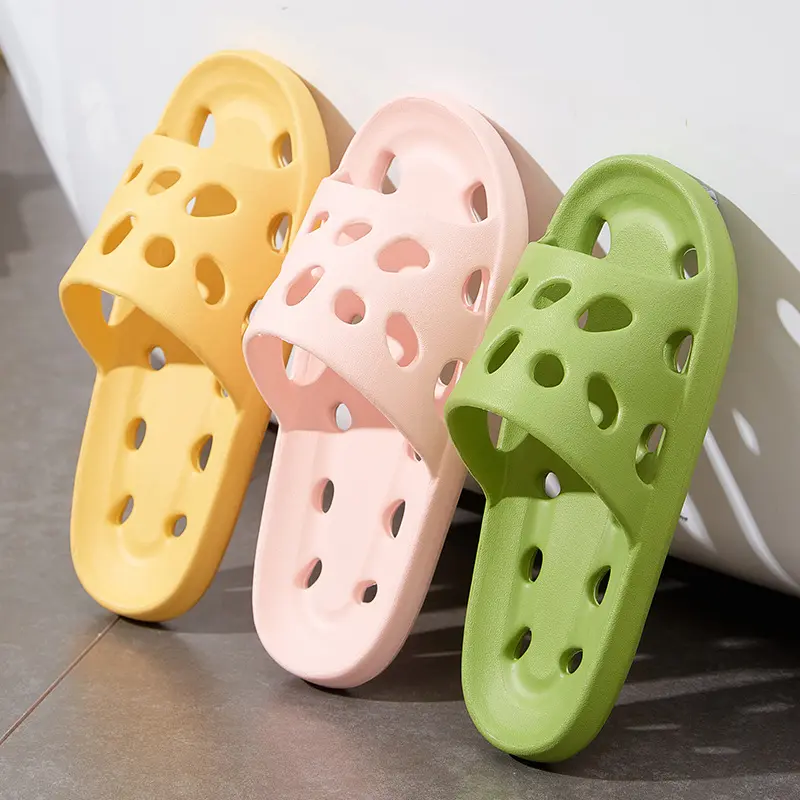 Net red, super appearance level of summer outdoor fashion anti-slip new slippers, beach shoes, home slippers, soles thick, super soft, feet feel comfortable, high-grade texture