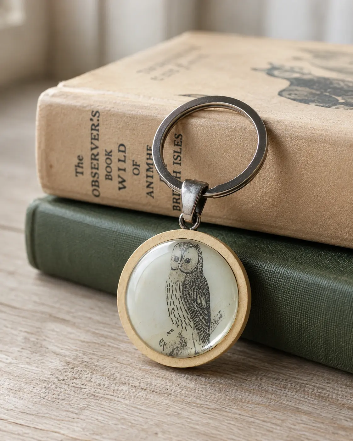 Handmade Owl Glass Cabochon Keychain - Vintage Woodland Bird Fashion Accessory for Costume Jewelry Enthusiasts