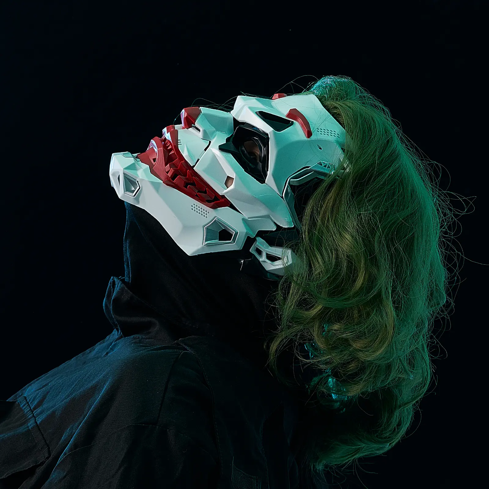Cyberpunk Clown Full Face Plastic Mask with Green Dreadlocks Wig, Mechanical Geometric Hard Cover, Comfortable Adjustable Strap for Halloween Cosplay, Club Dress Up - Festive Party Accessories for Adults