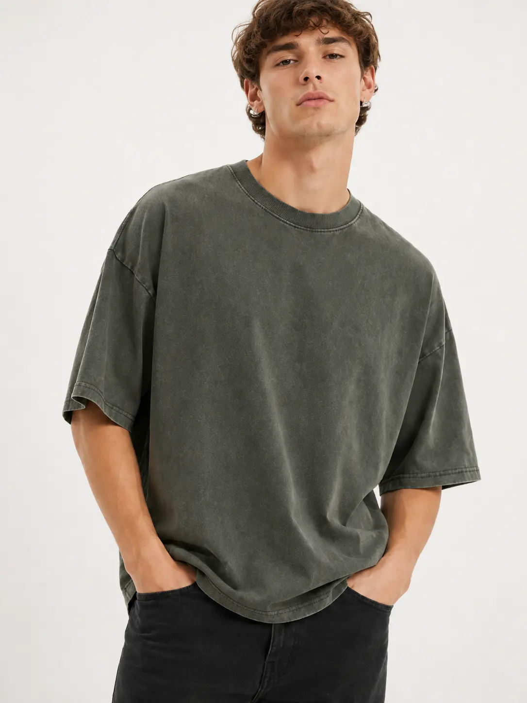 Men's Oversized Vintage Wash Crew Neck T-Shirt, Soft Heavyweight Cotton Drop-Shoulder Top for Streetwear, Sneakers, Joggers, Basic, Round Neck