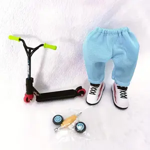 Random Color Mini Finger Skateboard, 1 Set Creative Finger Skateboard with Pants & Shoes Accessories, Skateboarding Supplies, Funny Birthday Gift for 14+ Age, Setup Fingerboard
