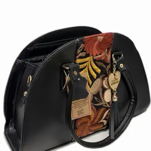 Mexican Leather Bag Hermosa Bolsa de Piel 100% Ternero with Floral Embroidery & Gold Charm Artisanal Handcrafted Chiapaneco Handbag, bolsa artesanal mexicana