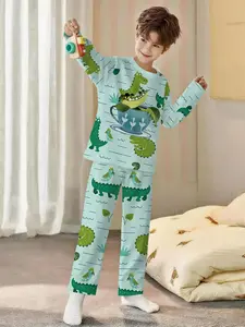 Boys' 2-piece fun crocodile print homewear set, digital printed long-sleeve pajamas with extended sleep pants, made of flame-retardant fabric. Stylish, trendy, casual, comfortable and soft pajama set, suitable for sleeping and relaxing at home. 100% polye