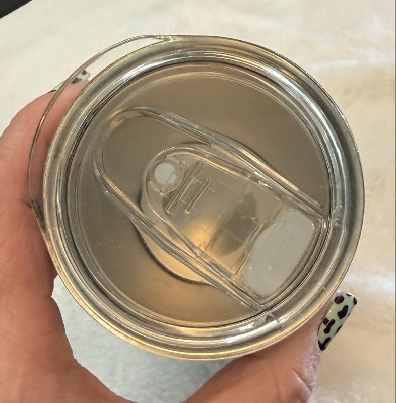 15 oz Daisy Epoxy Tumbler with White Daisy Pattern and Gold Glitter comes with straw