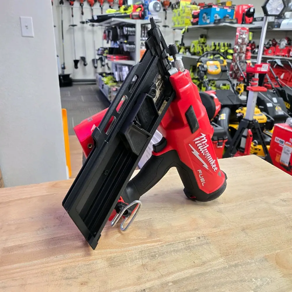 Milwaukee ~ M18 FUEL 3-1/2 in. 30-Degree Brushless Framing Nailer