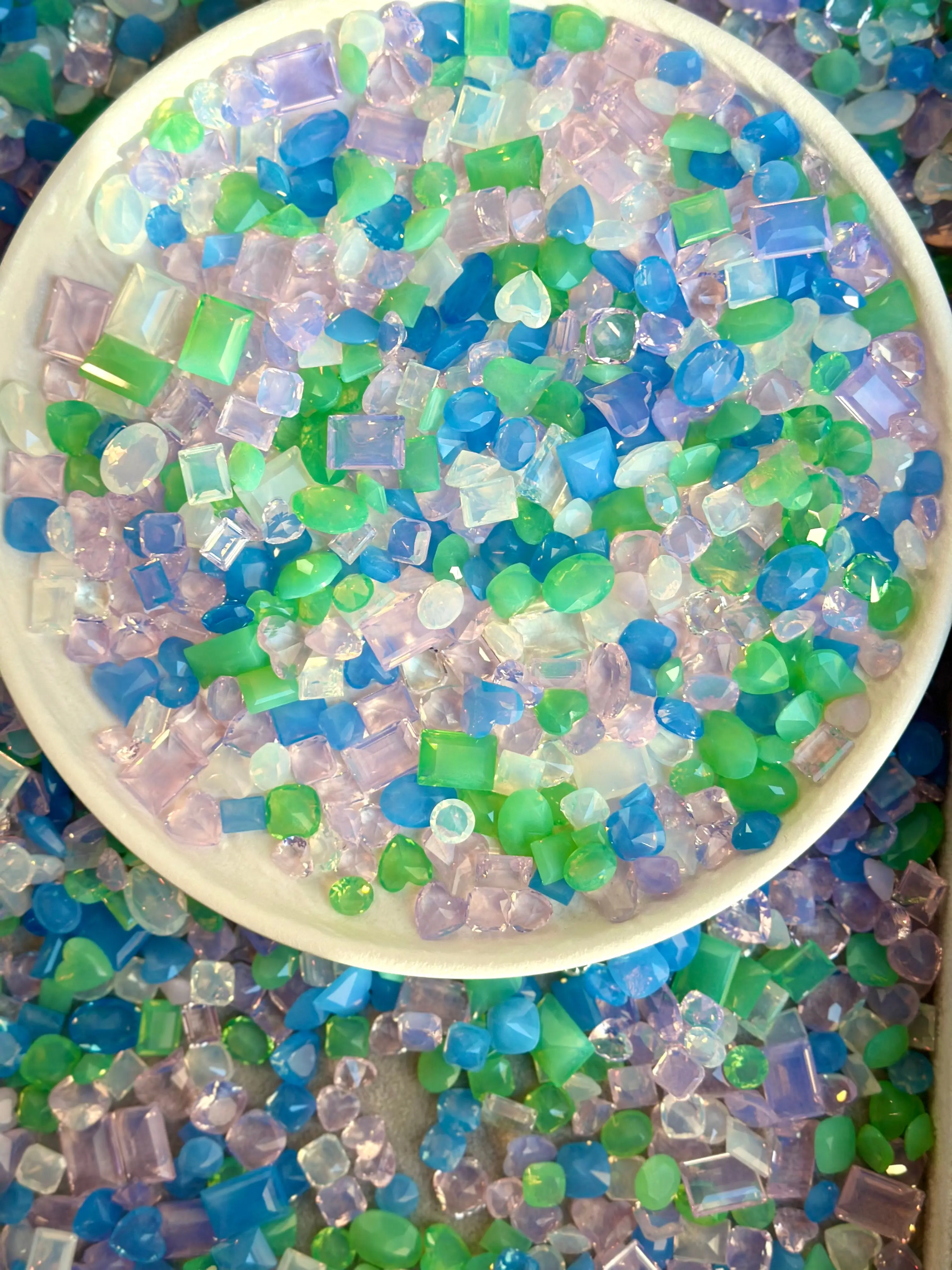 Luxe Opal Mixed Pointed Back Crystal Glass Rhinestones for Nails Arts and DIY