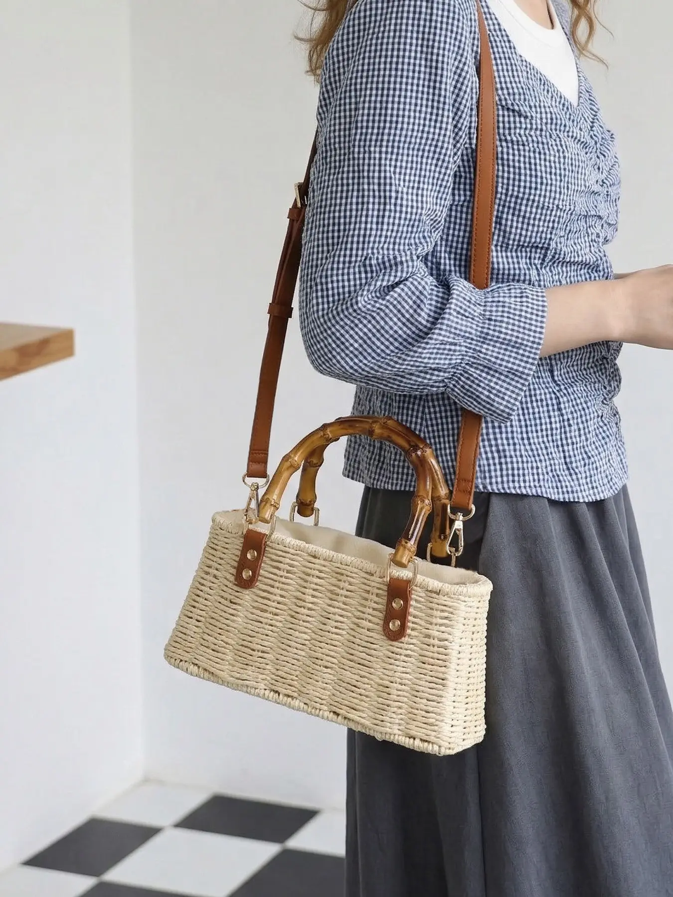 1pc Ladies' solid color woven handbag, natural bamboo handle casual crossbody bag, adjustable PU leather shoulder strap mini shoulder bag, minimalist vacation style daily storage bag, Casual Shoulder Purse