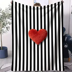 Striped heart-shaped printed blanket, suitable for all seasons, suitable for beds, sofas, cars, room decorations, and gifts, suitable for children and adults