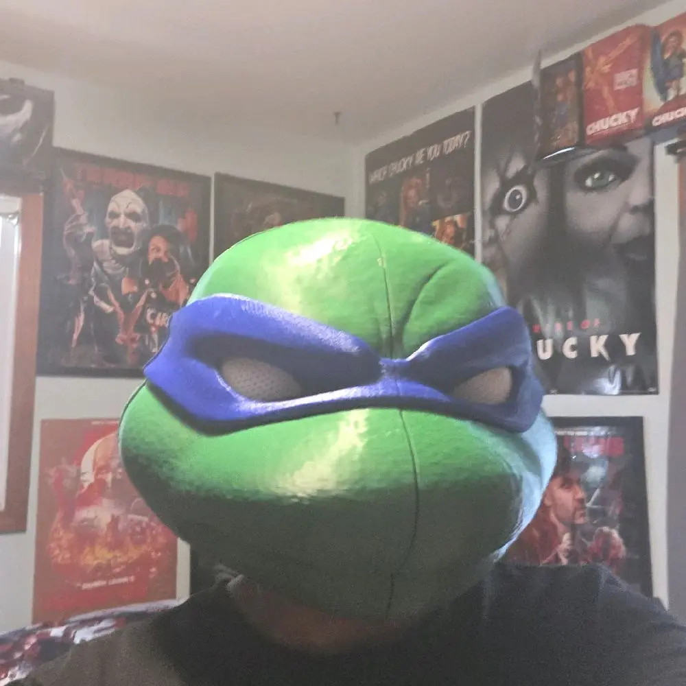 TMNT Leonardo helmet mask 1 fits heads up to 24" tail will be off you glue your end