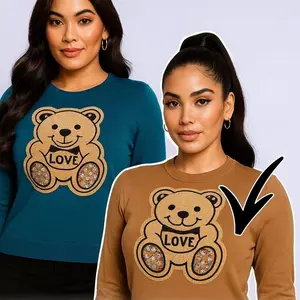 Women's Cozy Sueter en Hilo with Embroidered Teddybear & LOVE Design Fitted Knitted Sweater in Teal & Beige for Casual Wear
