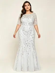 Women's Plus-Size Summer Lace Dress - Delicate Lace Texture, Inclusive Sophisticated Fit, Ideal for Banquets and Formal Occasions