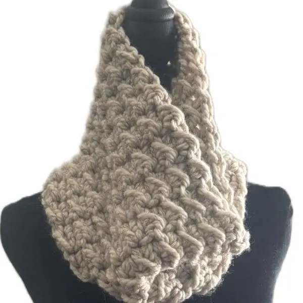 “Cream of Wheat”Thick-Yarn Crocheted Neck Cowl, 9in High x 12.5in Wide