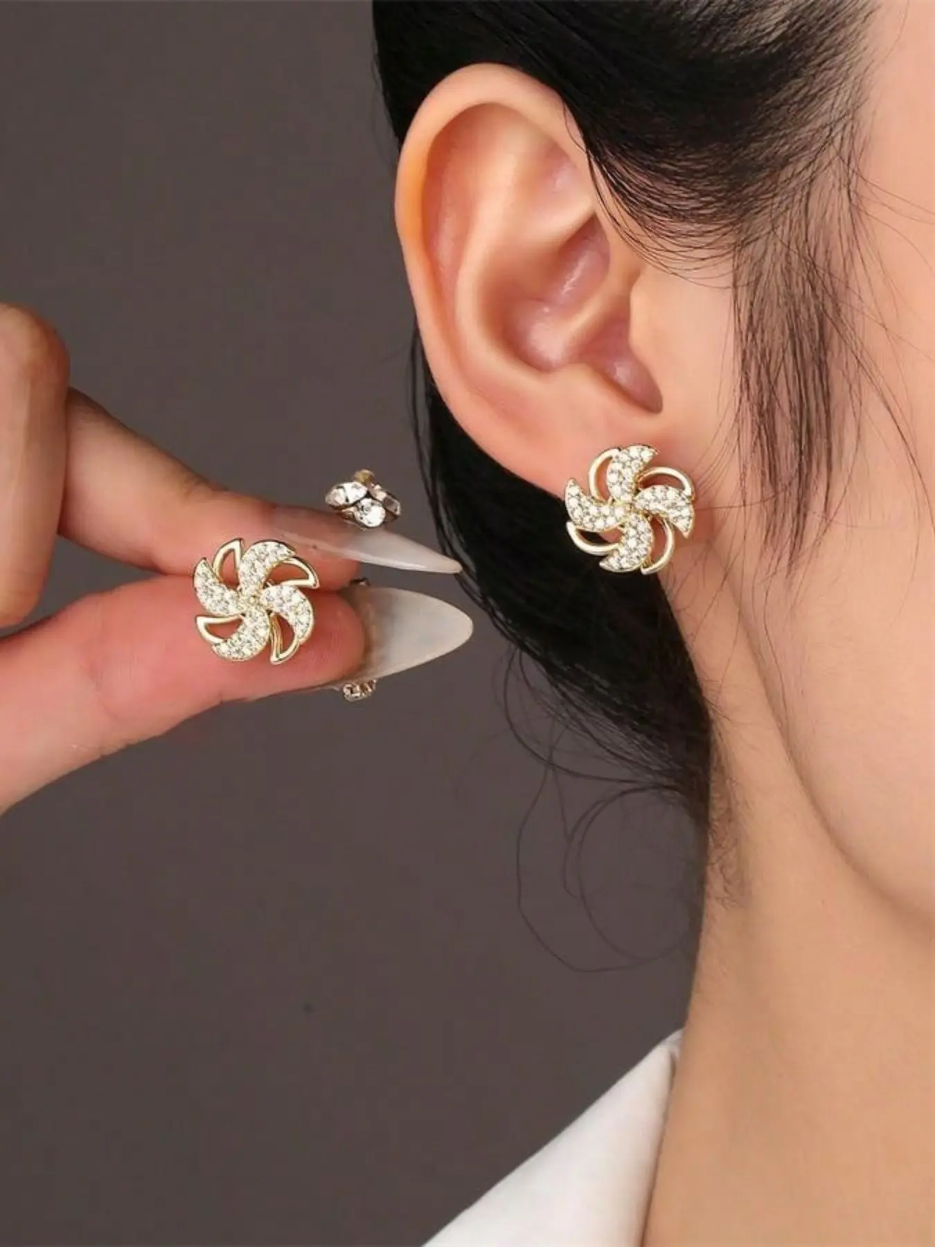 Elegant Rotating Zirconia Earrings, Lightweight Copper Windmill Design, Perfect for Daily Wear, Ideal Gift for Friends and Partners